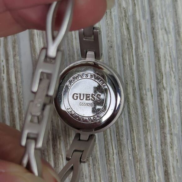 Vintage Guess Womens Silver Tone Chain Link Fashion Watch Blue Face 6.25" Long - Picture 5 of 8